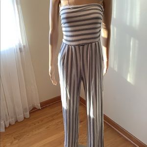 Heart Hips white and black striped sleeveless stretch jumpsuit large (5 for $25)